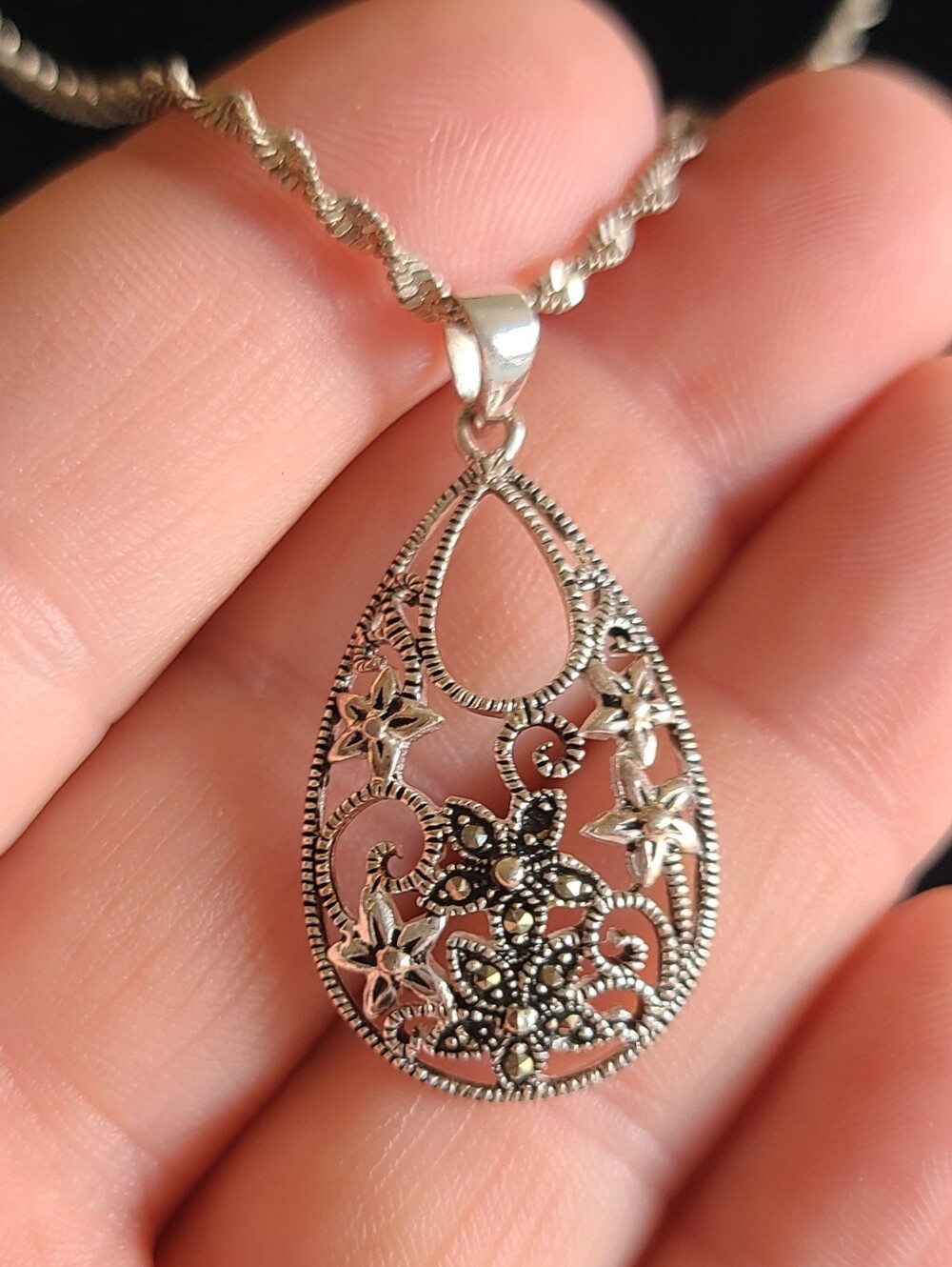 Sterling Silver Floral Filigree Teardrop Pendant Necklace